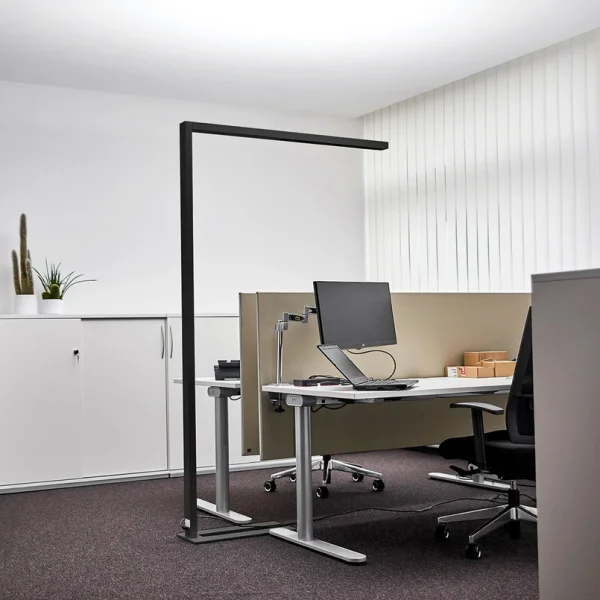 Arcchio -  LED-Büro-Stehlampe Jolinda, schwarz, 4000K, Sensor