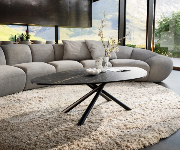Couchtisch Edge Organisch 140x76 cm Keramik Laminam® Noir Desir Braun Sarity Metall Schwarz