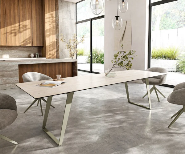 Esstisch Edge 300x100 cm Keramik Laminam® Travertino Bianco Creme-Weiß Metall Schräg Effektfinish Titan
