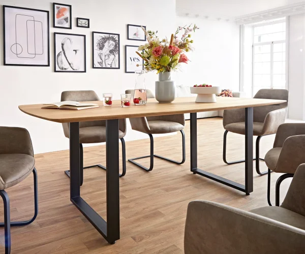 Esstisch Edge Boot 200x100x2,5-3 Eiche Natur Metall Schmal schwarz Schweizer Kante