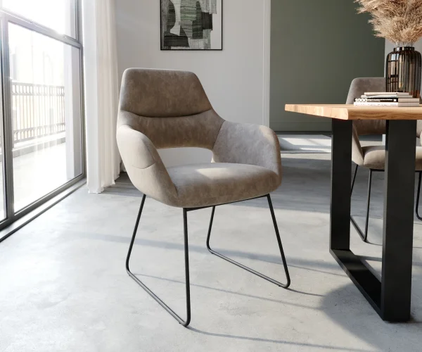 Esszimmerstuhl Yago-Flex mit Armlehnen Mikrofaser Taupe Vintage Kufengestell Schwarz Taschenfederkern