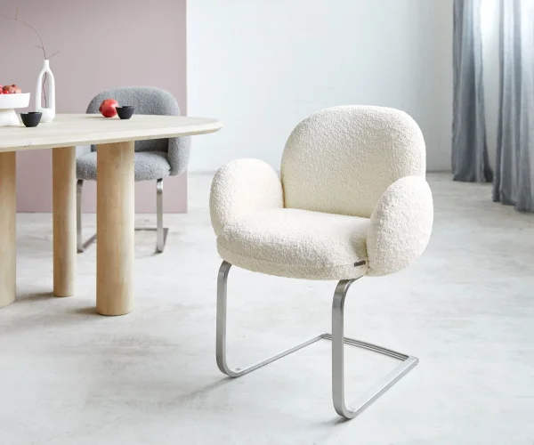 Freischwinger Nube-Flex mit Armlehnen Bouclé Weiß Freischwinger flach Edelstahl Taschenfederkern