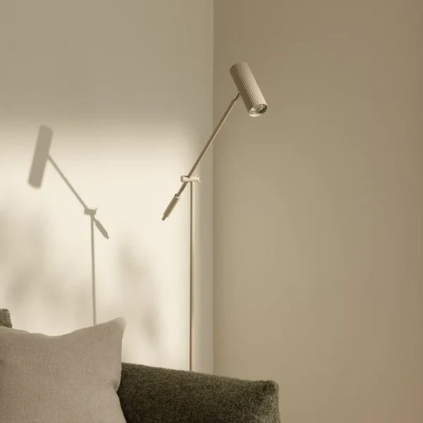 Globen Lighting - Hubble Read Stehleuchte beige Metall