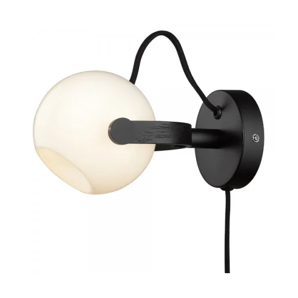 Halo Design DC Opalglas Wandleuchte Ø12 cm Weiß